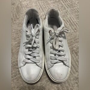 Women’s Steve Madden 
Size 8.5 M
Good Condition